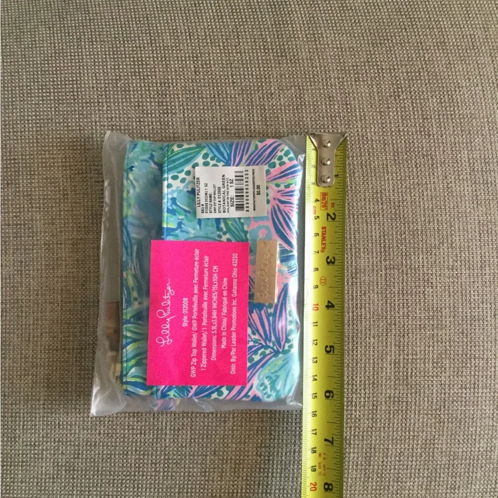 NWT Lilly Pulitzer wallet - Picture 3 of 4